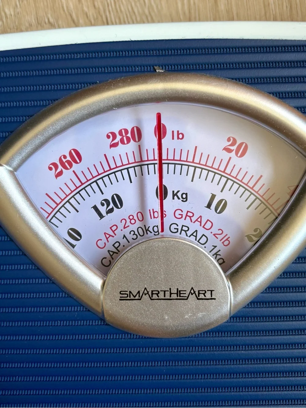 smartHeart Analog Bathroom Scale in Navy Blue and White